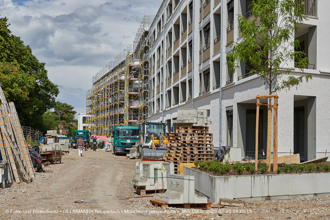 25.07.2023 - Rundgang im Alexisquartier in Neuperlach